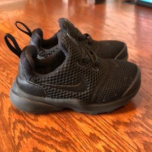 Nike black slip on 6c